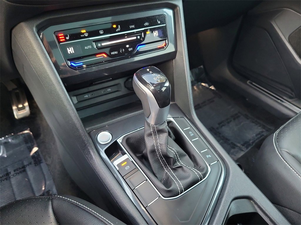 Certified 2024 Volkswagen Tiguan SE R-Line image 23
