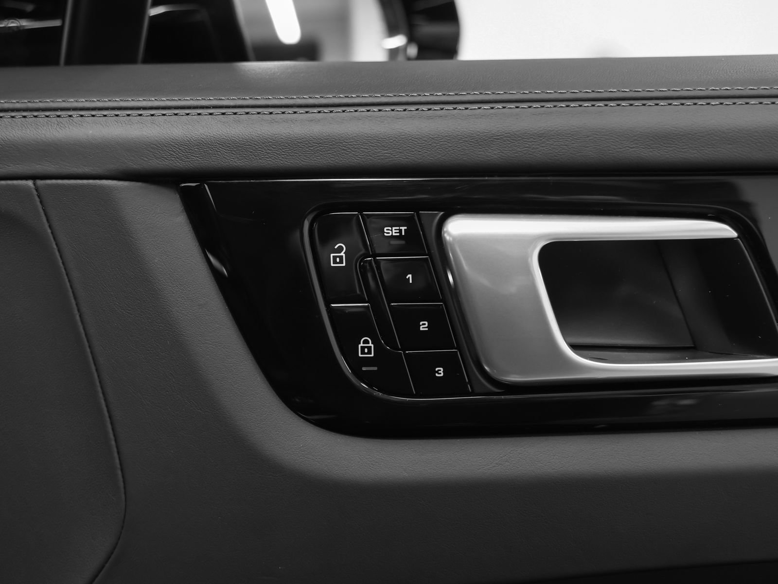 Certified 2021 Porsche Cayenne Turbo image 24