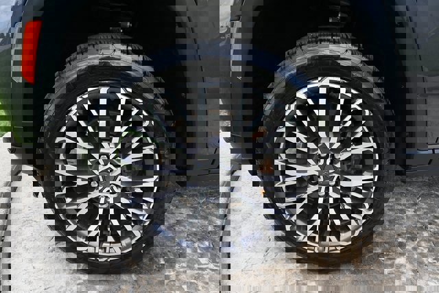 Used 2022 Jeep Grand Cherokee L Laredo image 10