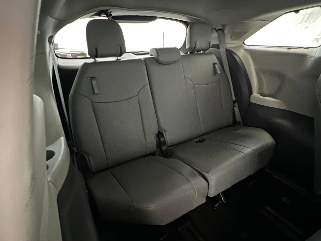 Used 2022 Toyota Sienna Limited AWD/4WD image 14