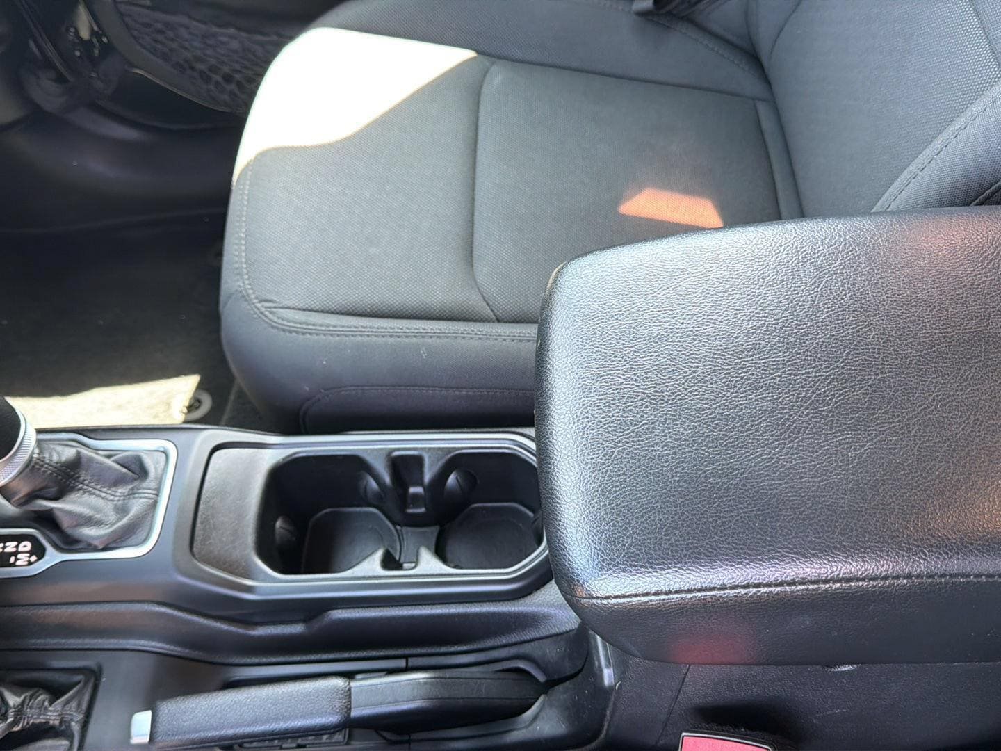 Used 2022 Jeep Wrangler Sport AWD/4WD image 16