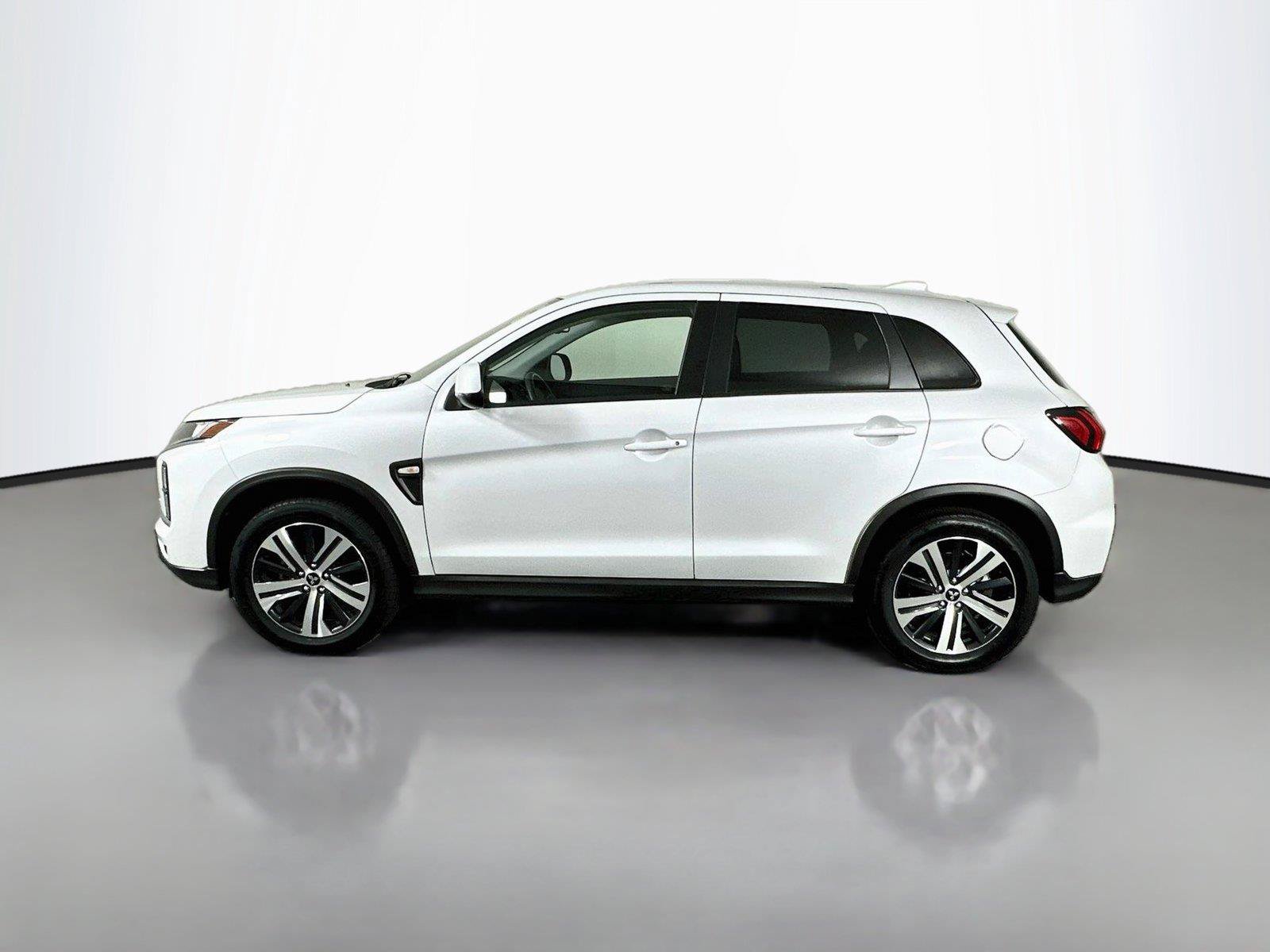 Used 2025 Mitsubishi Outlander Sport ES AWD/4WD image 8