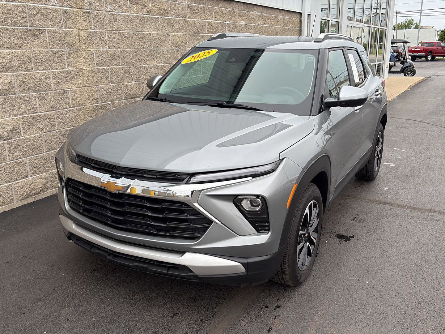 Used 2025 Chevrolet TrailBlazer LT w/ Convenience Package FWD image 39