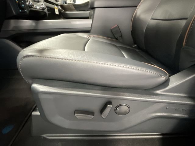 New 2026 Ford F350 Lariat w/ Black Appearance Package image 18