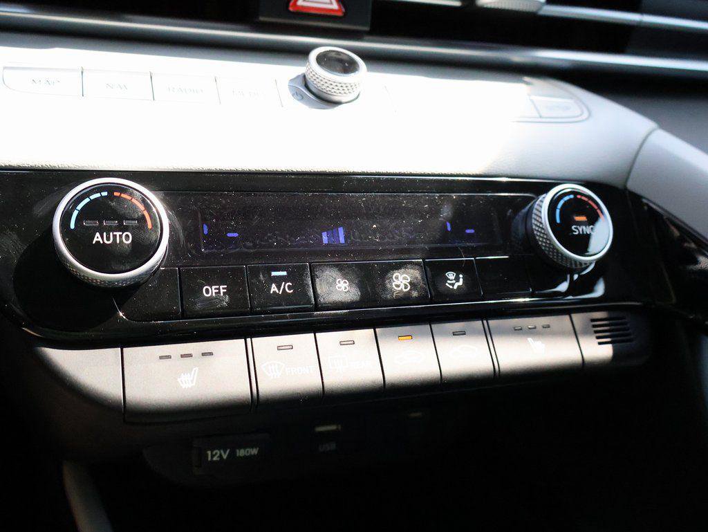 New 2025 Hyundai Elantra Limited image 37