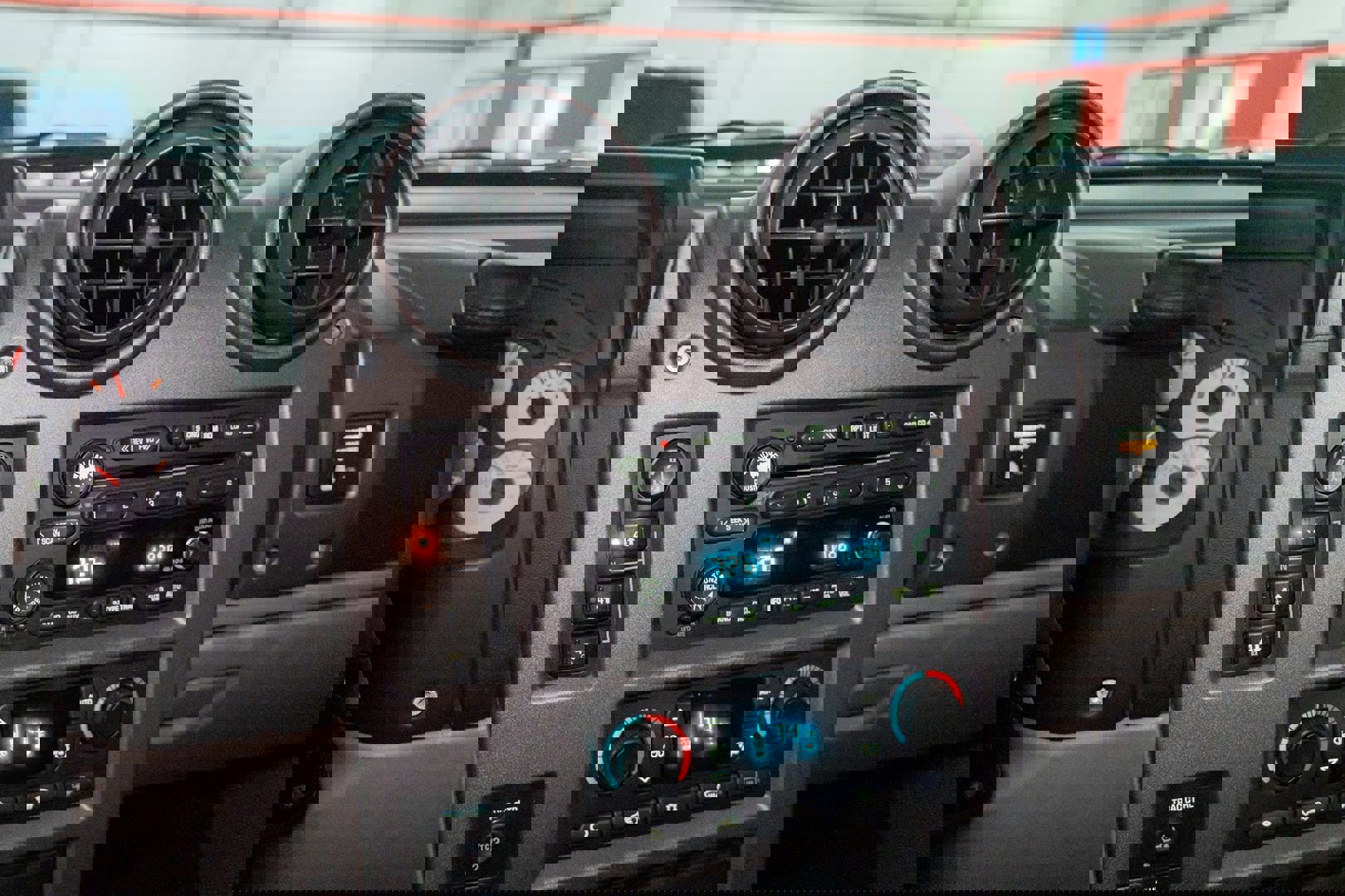 Used 2003 HUMMER H2 w/ Preferred Equipment Group image 53