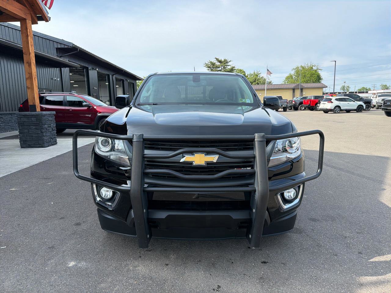 Used 2018 Chevrolet Colorado Z71 AWD/4WD image 2