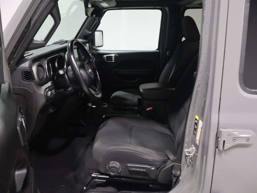 Used 2021 Jeep Gladiator Sport AWD/4WD image 11