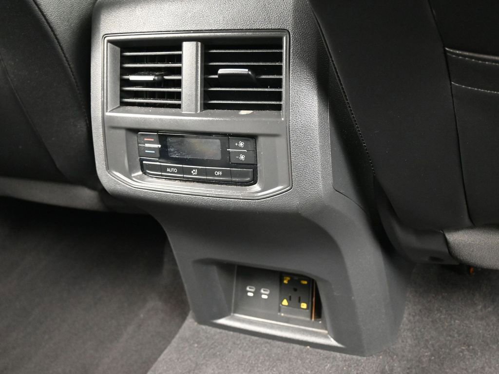 Used 2021 Volkswagen Atlas SE image 40