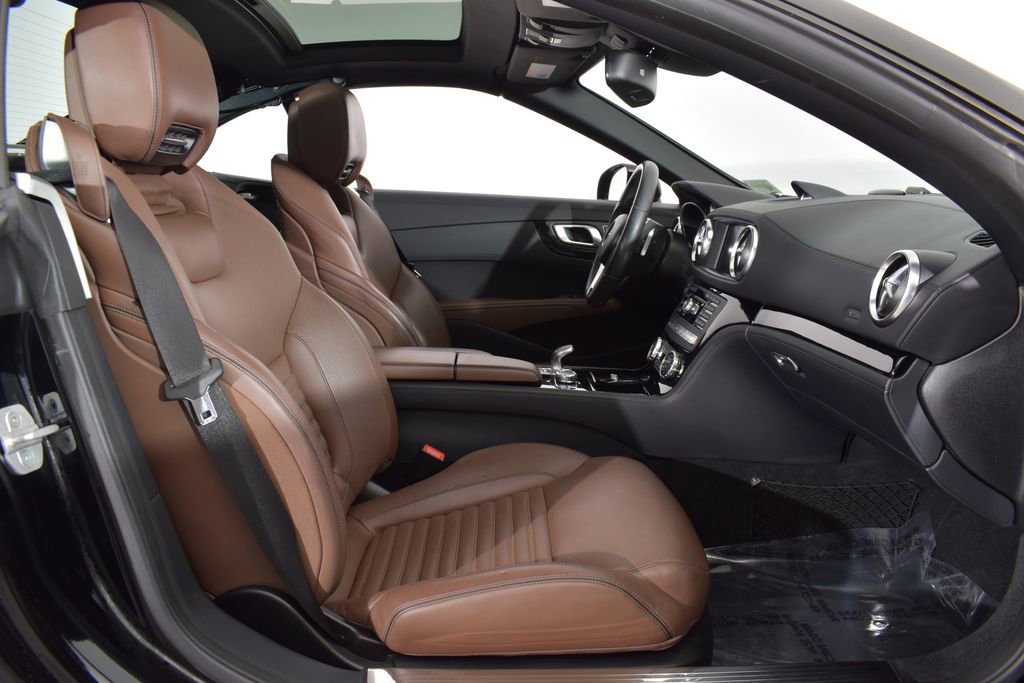 Used 2016 Mercedes-Benz SL 550 image 28