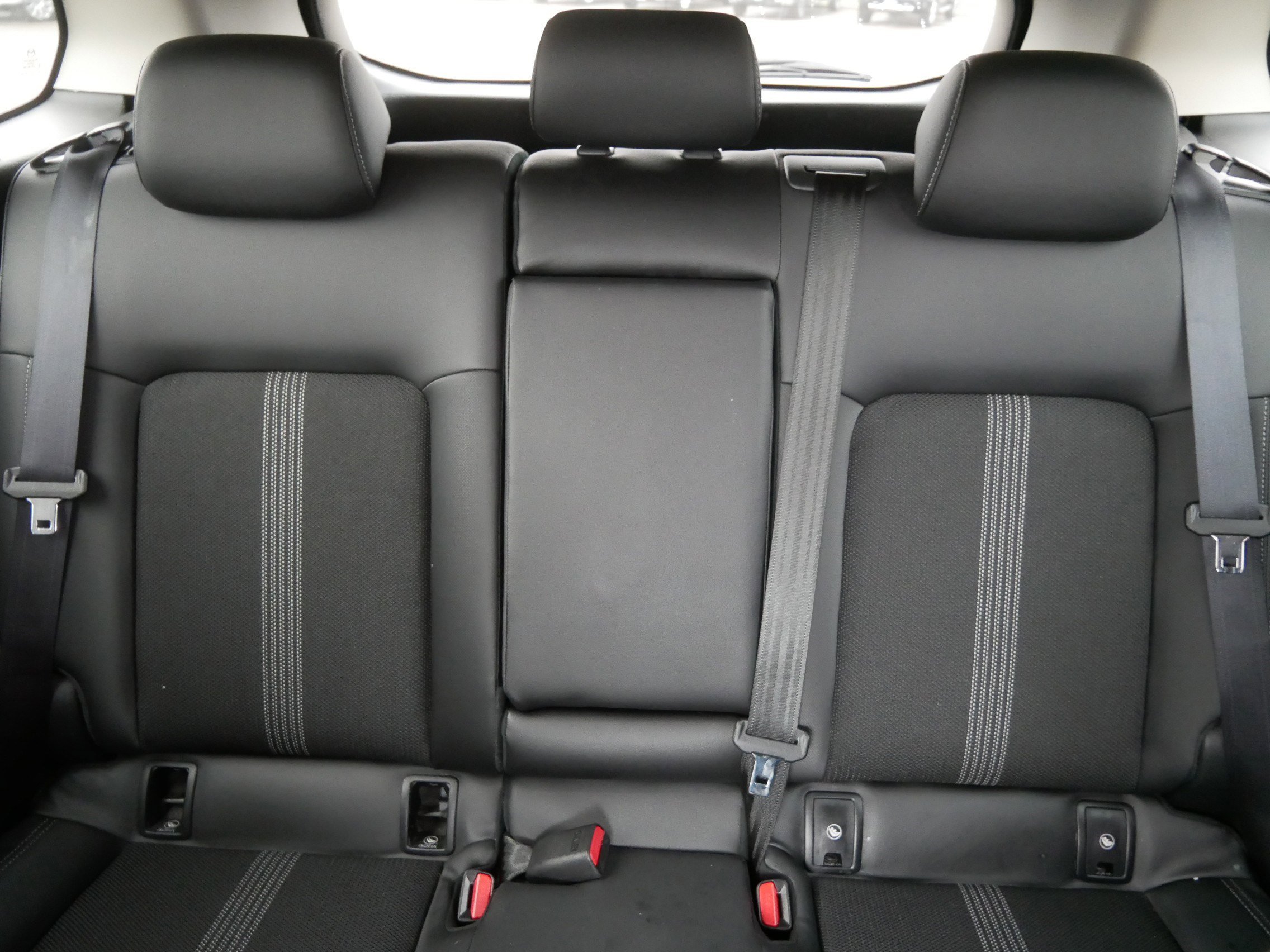 Used 2025 MAZDA CX-50 AWD 2.5 S w/ Preferred Package image 13