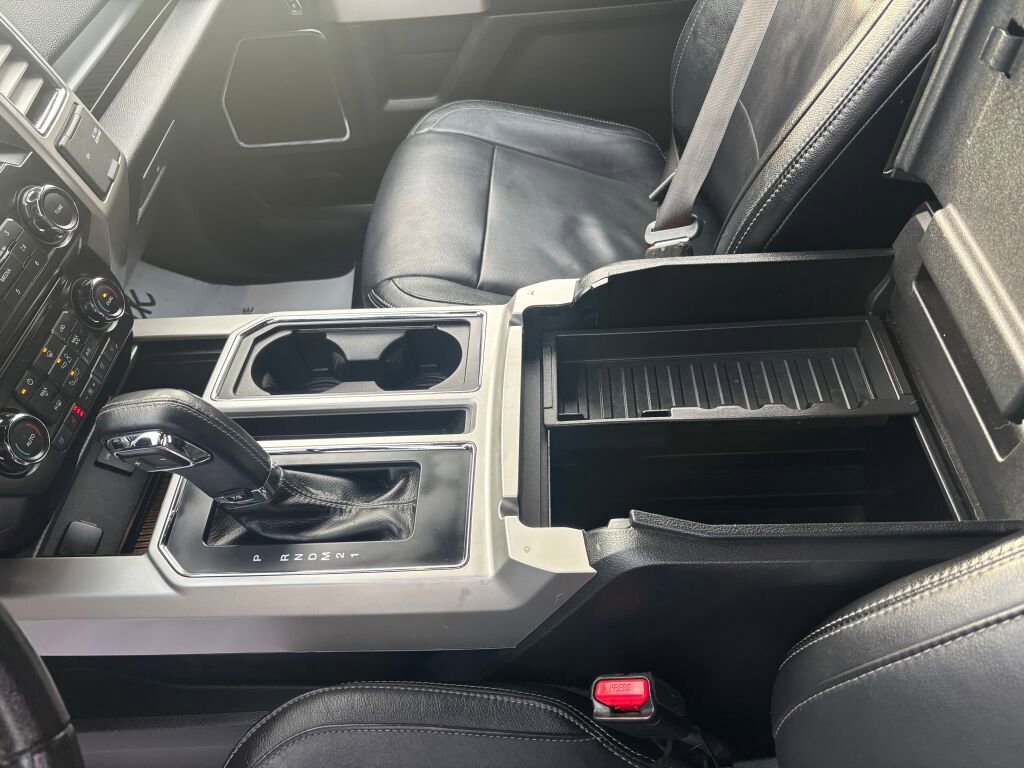 Used 2015 Ford F150 Lariat image 16