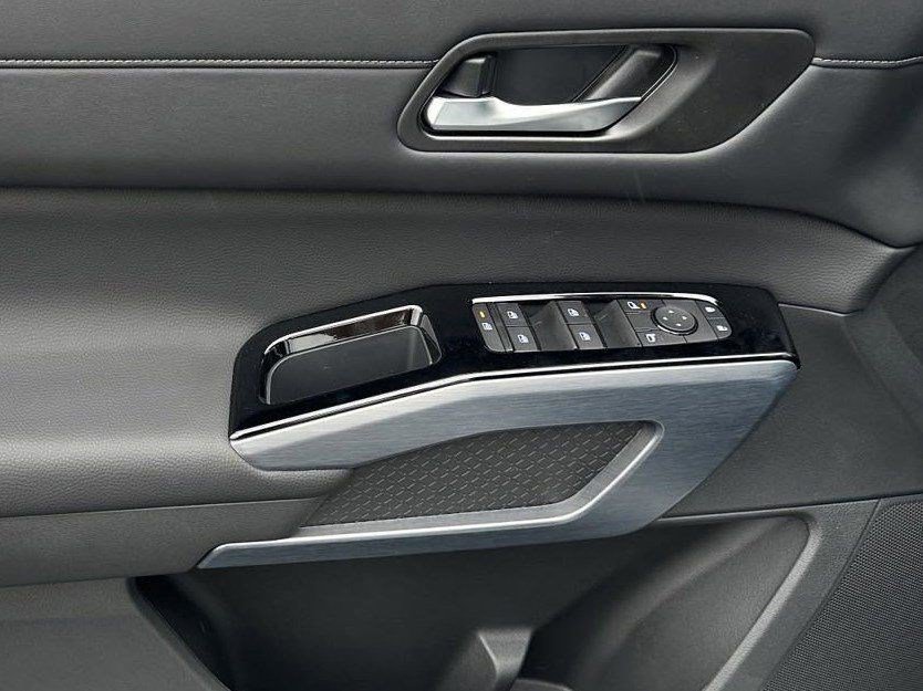 Certified 2025 Nissan Pathfinder SL AWD/4WD image 20