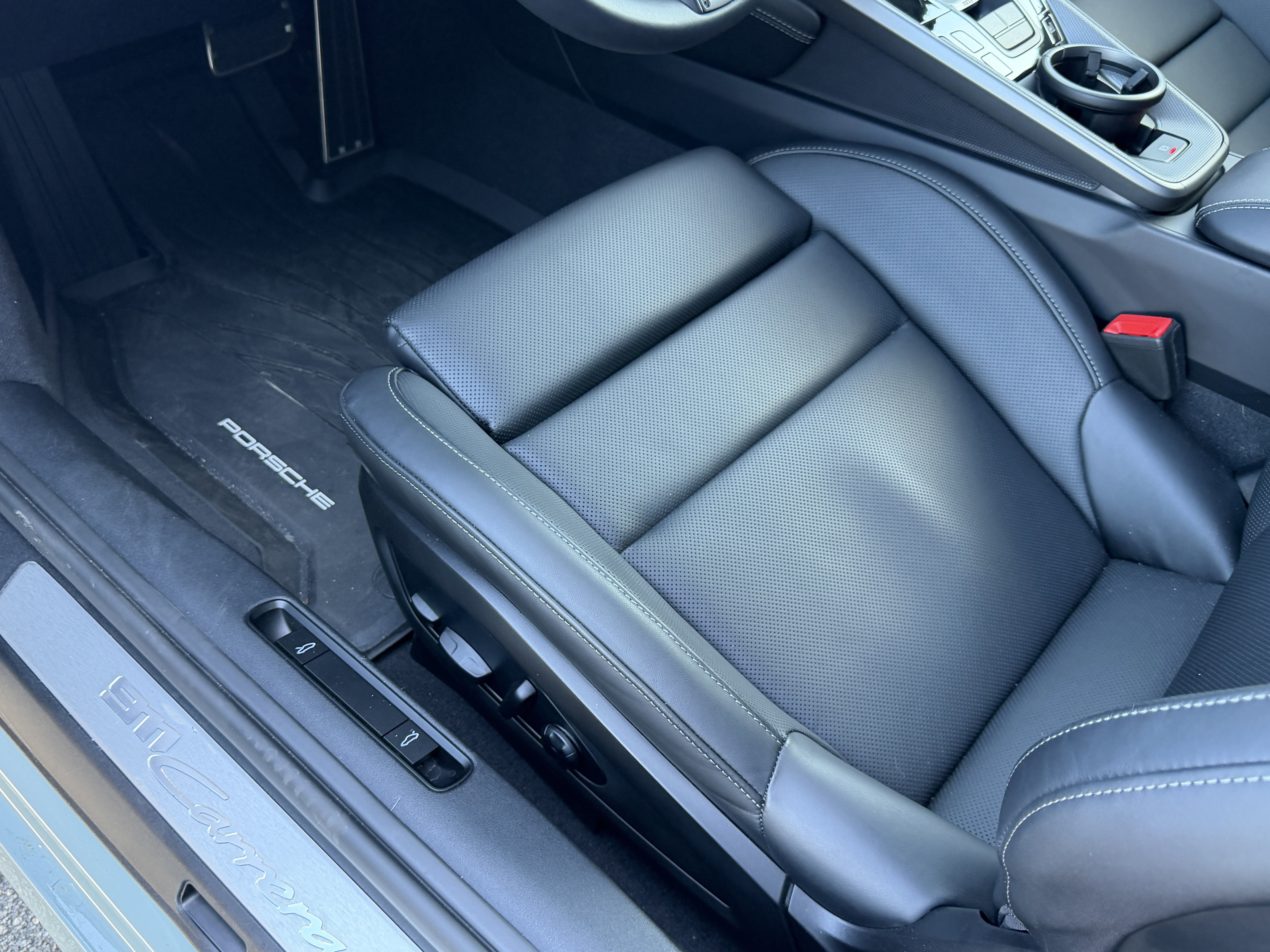 Certified 2025 Porsche 911 Carrera image 17