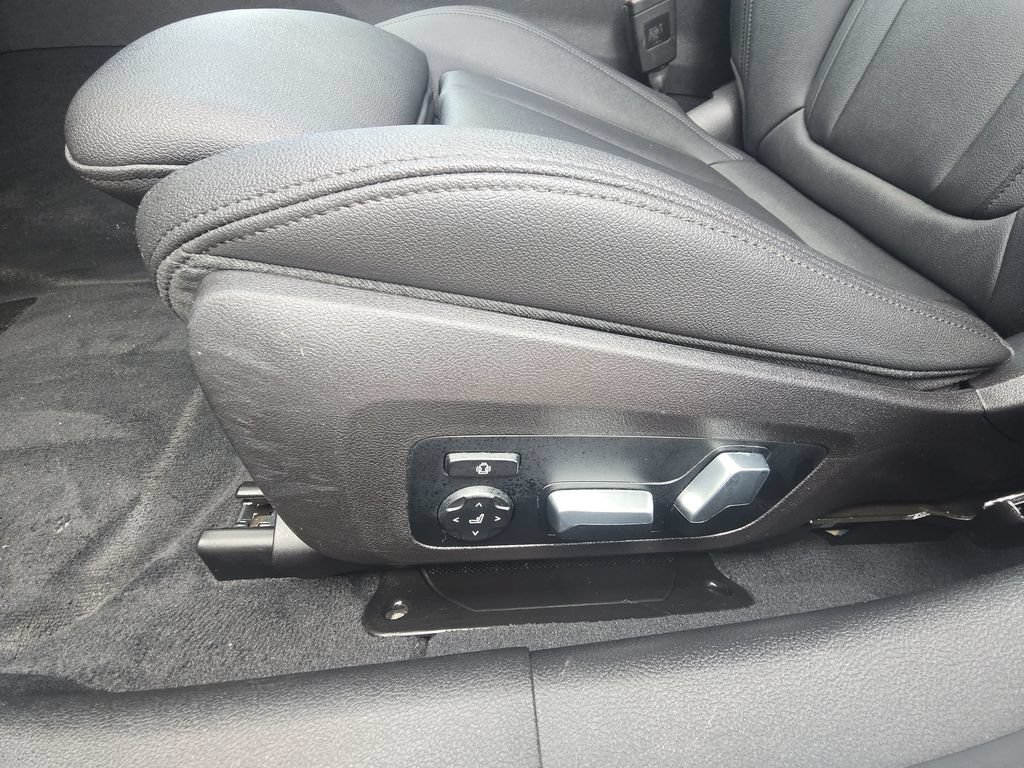 Used 2020 BMW 330i xDrive Sedan w/ Convenience Package AWD/4WD image 21