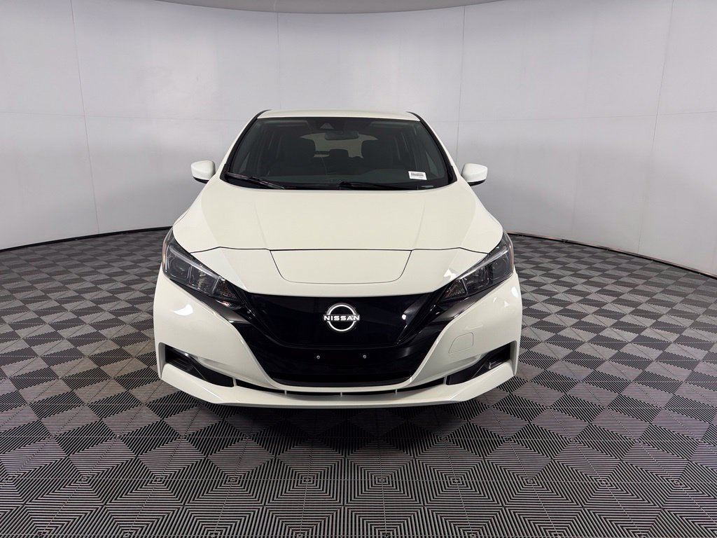 Used 2025 Nissan Leaf S FWD image 3