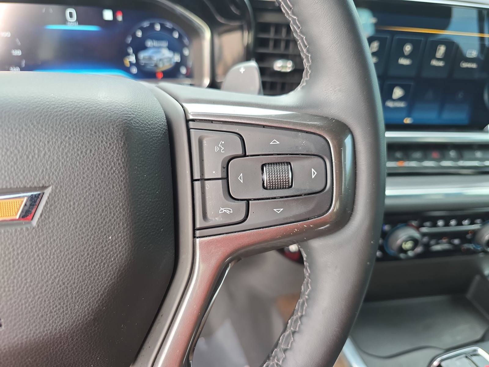 Used 2023 Chevrolet Silverado 1500 High Country w/ High Country Premium Package AWD/4WD image 17