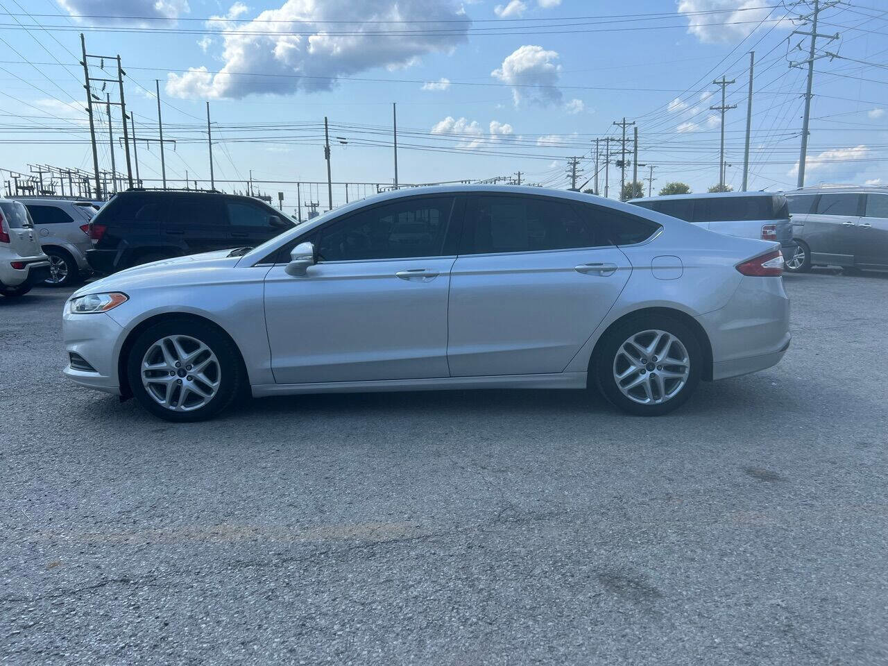 Used 2015 Ford Fusion SE FWD image 6