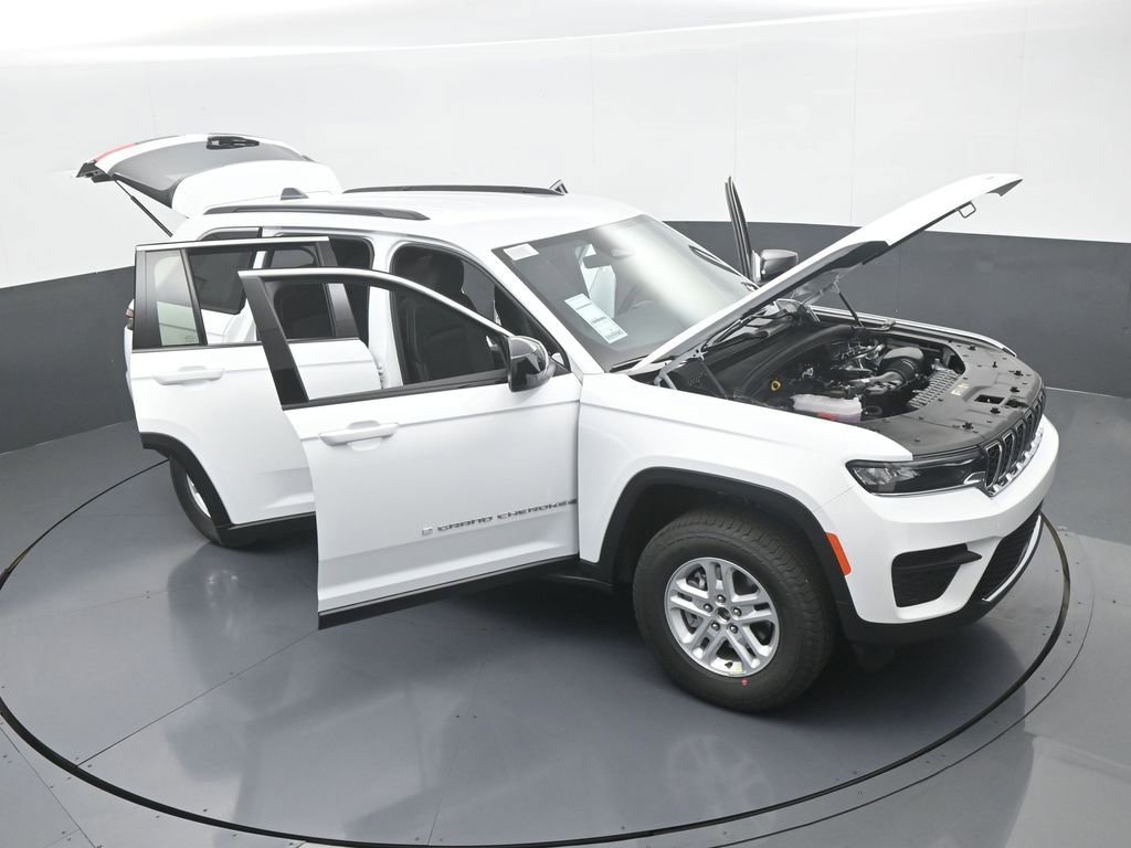 Used 2025 Jeep Grand Cherokee Laredo image 64