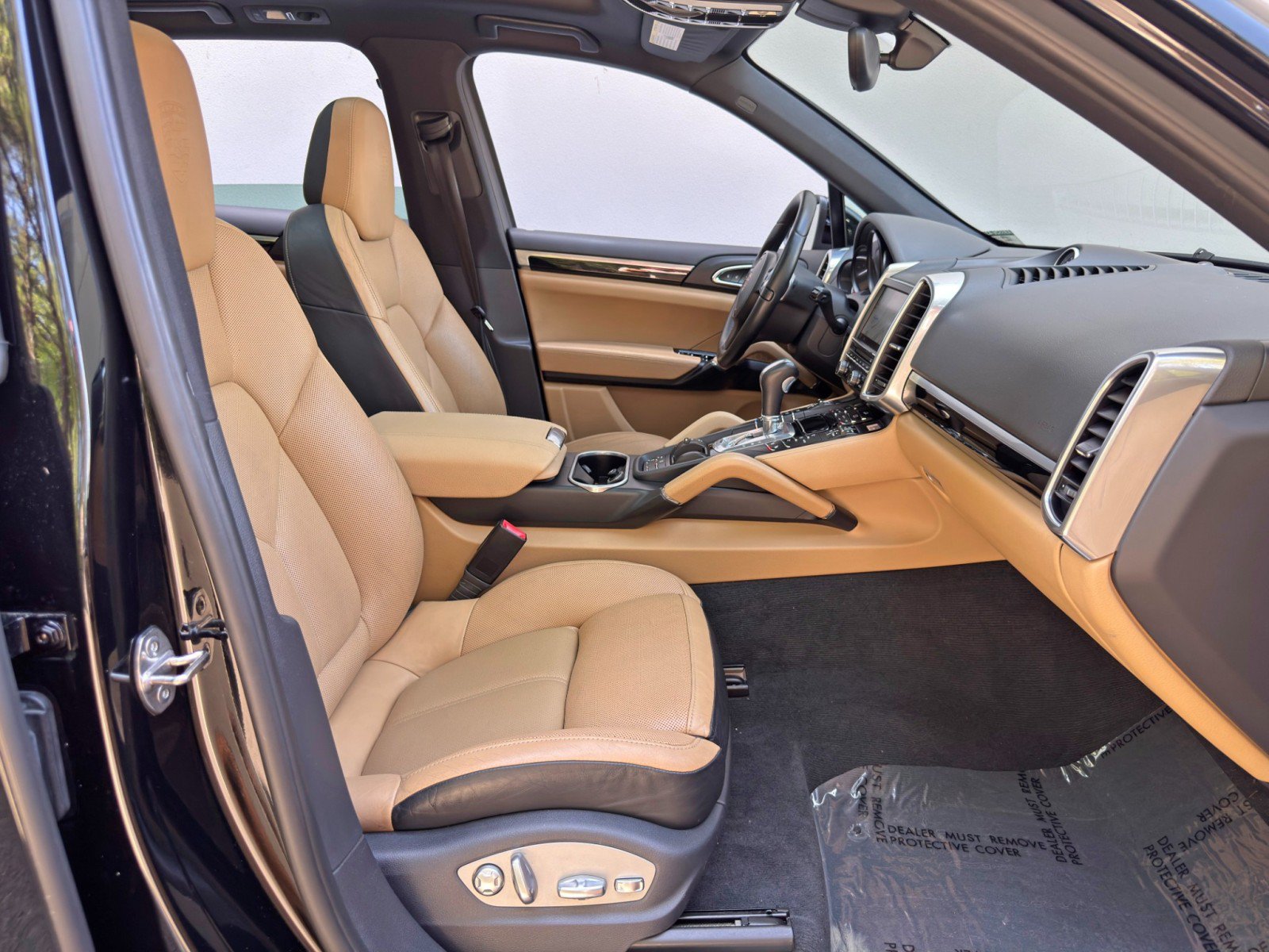 Used 2014 Porsche Cayenne Platinum Edition AWD/4WD image 14