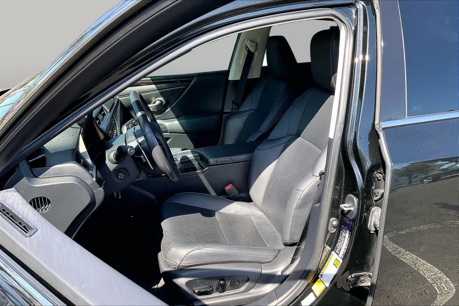 Used 2021 Lexus ES 350 w/ Premium Package FWD image 7