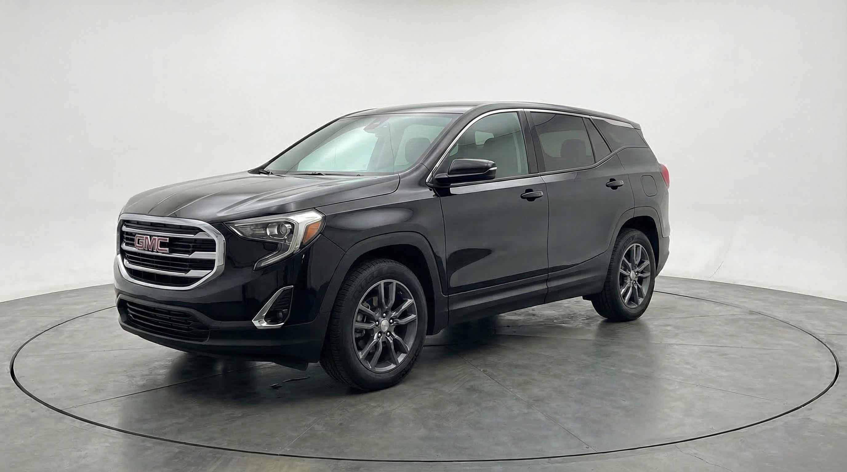 Used 2024 GMC Terrain SLT image 3