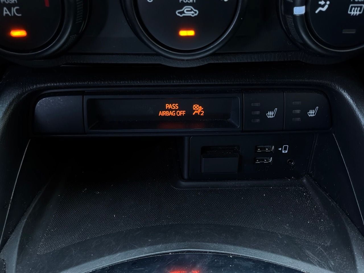 Used 2023 MAZDA MX-5 Miata Club RWD image 31