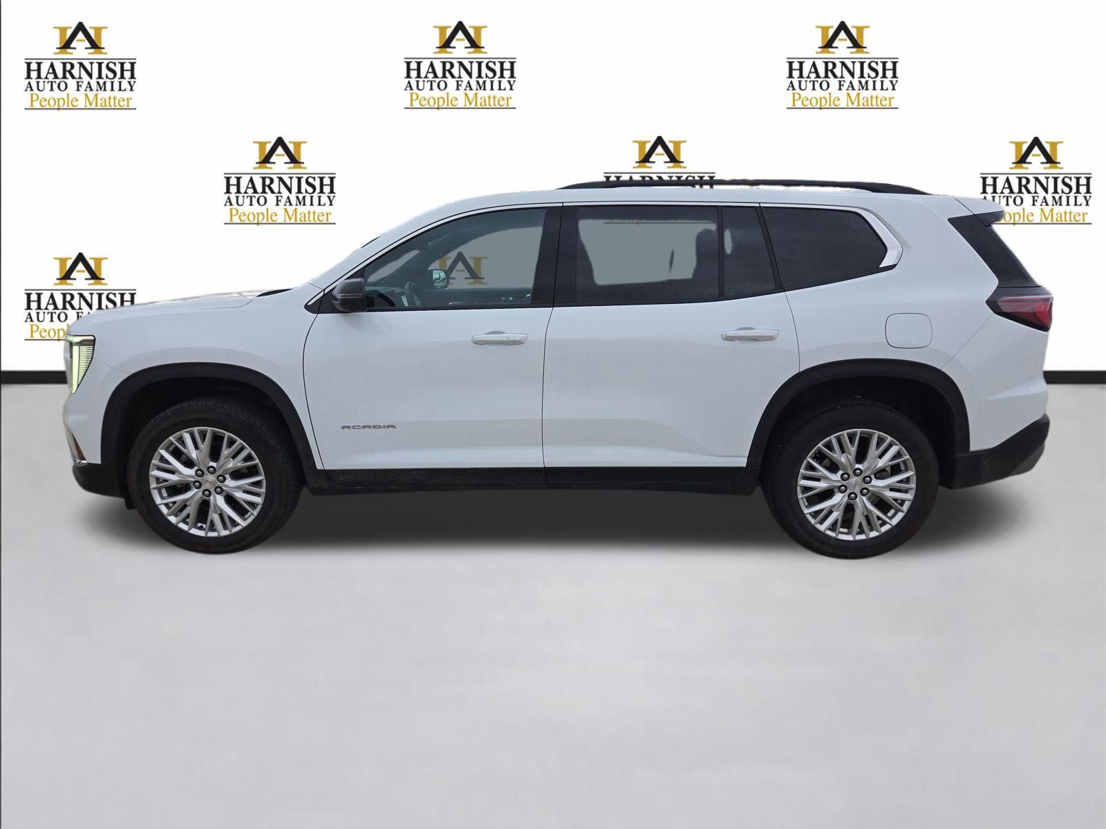 Used 2024 GMC Acadia Elevation image 2