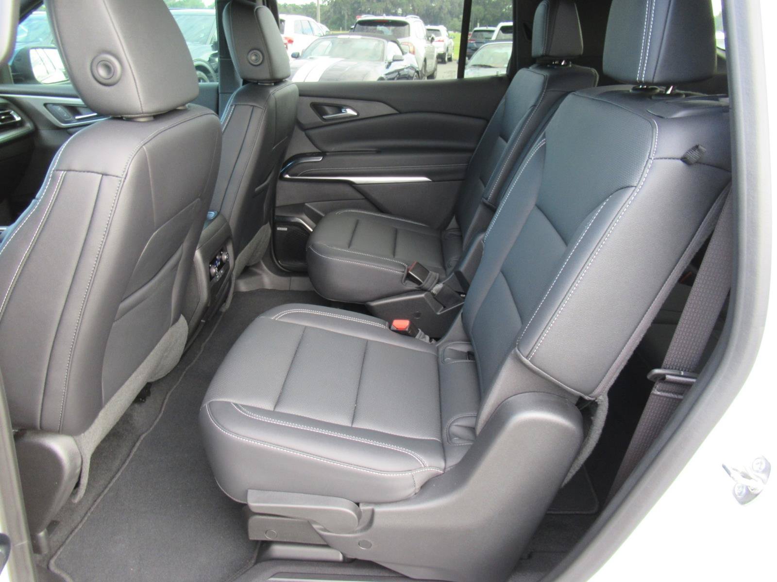 Used 2024 Chevrolet Traverse LT w/ Enhanced Driving Package FWD image 35