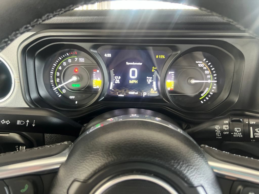 Used 2025 Jeep Wrangler Unlimited Sahara AWD/4WD image 41