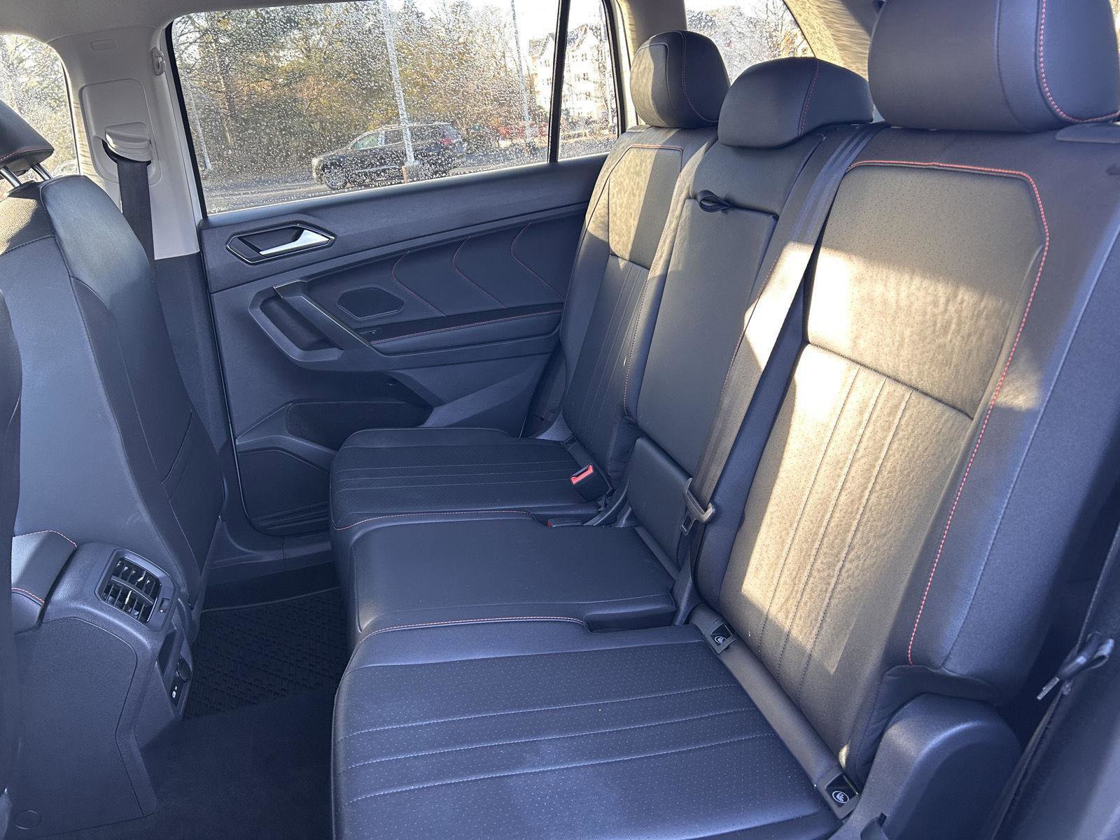 Used 2024 Volkswagen Tiguan Wolfsburg Edition image 22