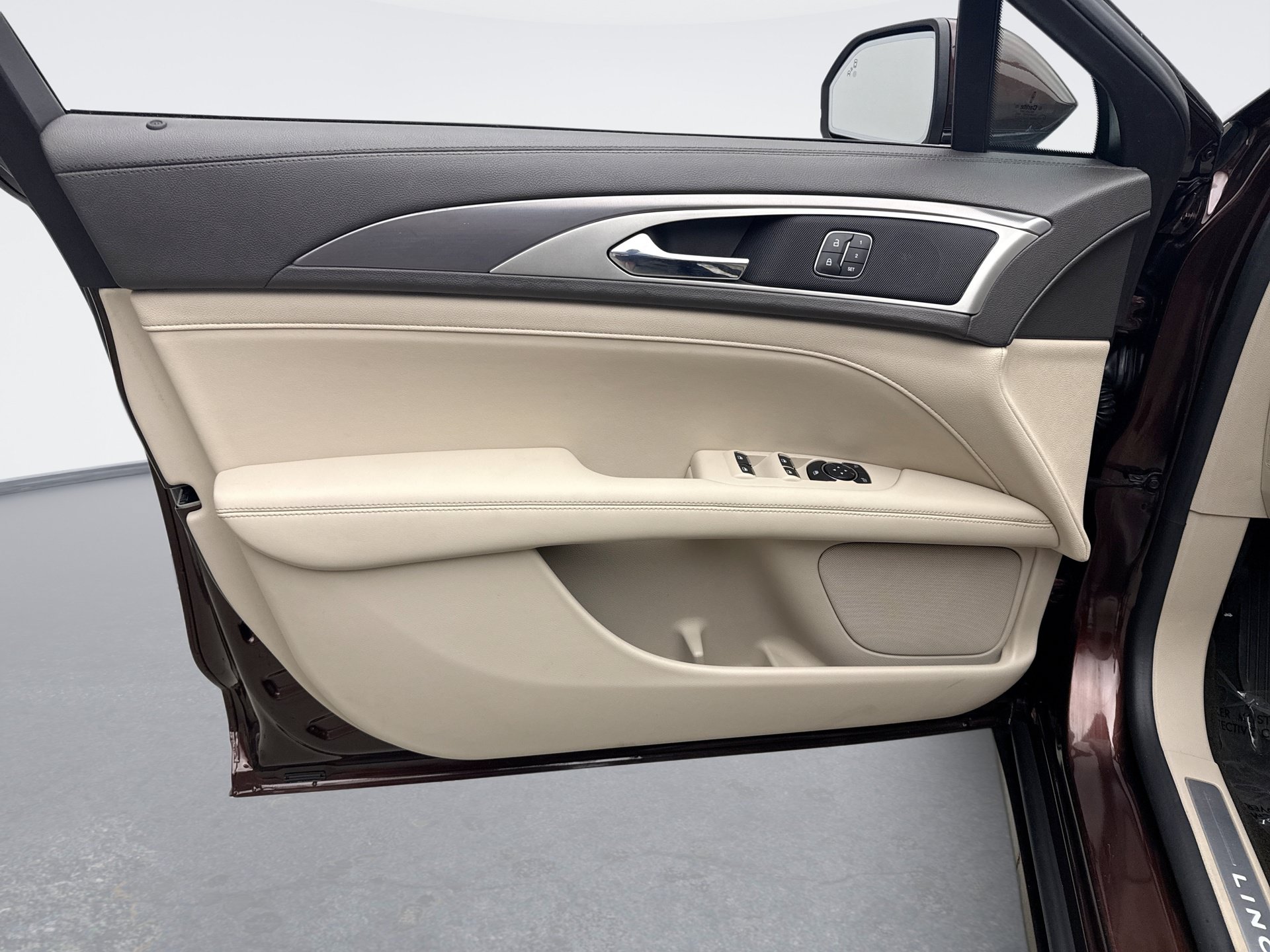 Used 2019 Lincoln MKZ Premiere FWD image 9