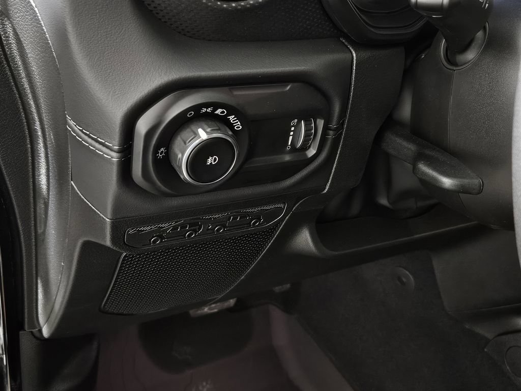 Used 2026 Jeep Wrangler Unlimited Rubicon AWD/4WD image 24