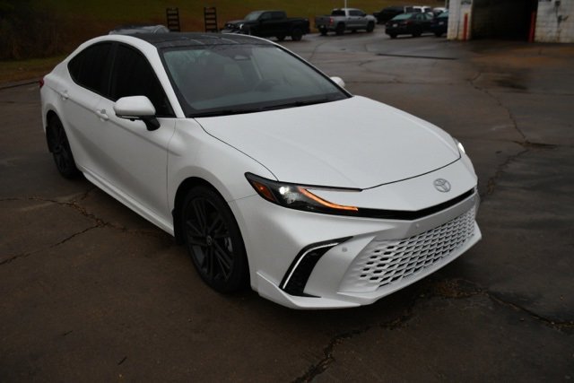 Used 2025 Toyota Camry XSE image 7