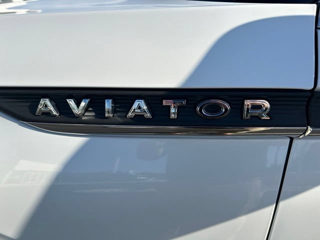 New 2026 Lincoln Aviator AWD image 3