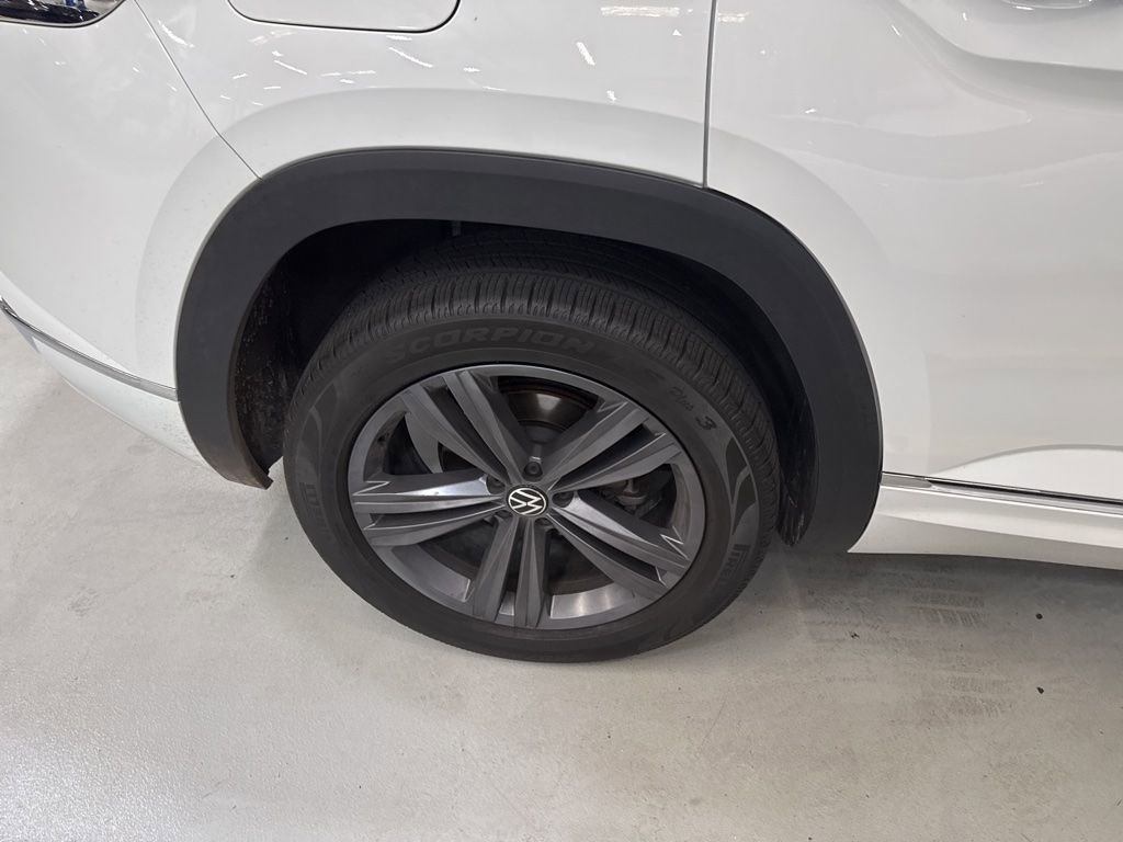 Certified 2021 Volkswagen Atlas Cross Sport SE w/ Panoramic Sunroof Package FWD image 6