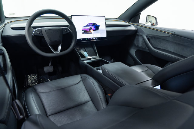 Used 2026 Tesla Model Y Long Range AWD/4WD image 16