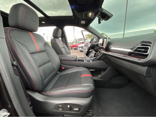 Used 2024 Chevrolet Traverse RS w/ LPO, Floor Liner Package AWD/4WD image 6