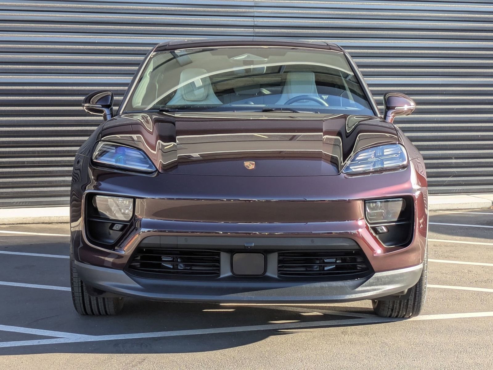 Certified 2025 Porsche Macan 4S Electric image 6