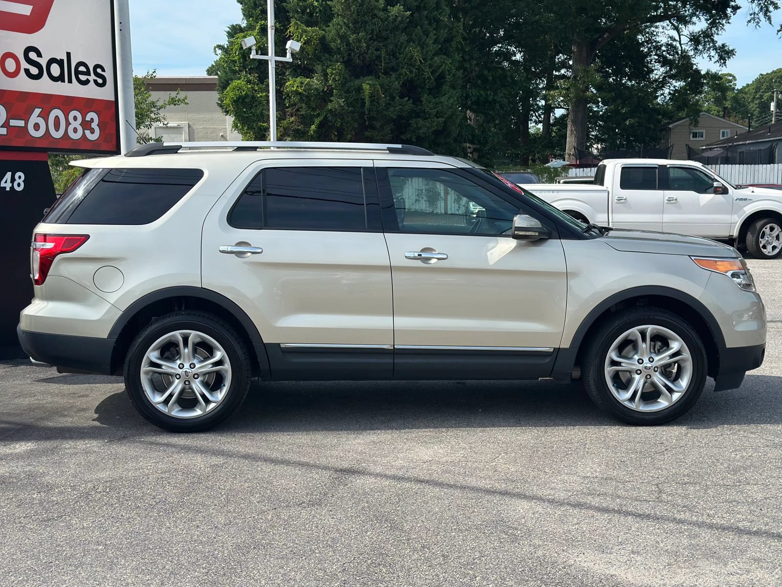 Used 2011 Ford Explorer Limited AWD/4WD image 2