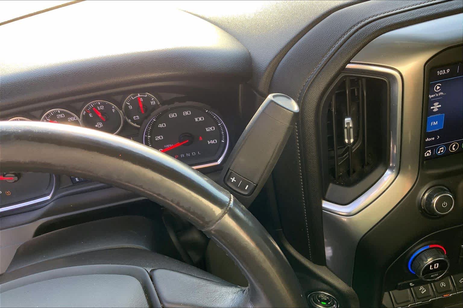 Used 2021 Chevrolet Silverado 1500 LT Trail Boss w/ Convenience Package II AWD/4WD image 16