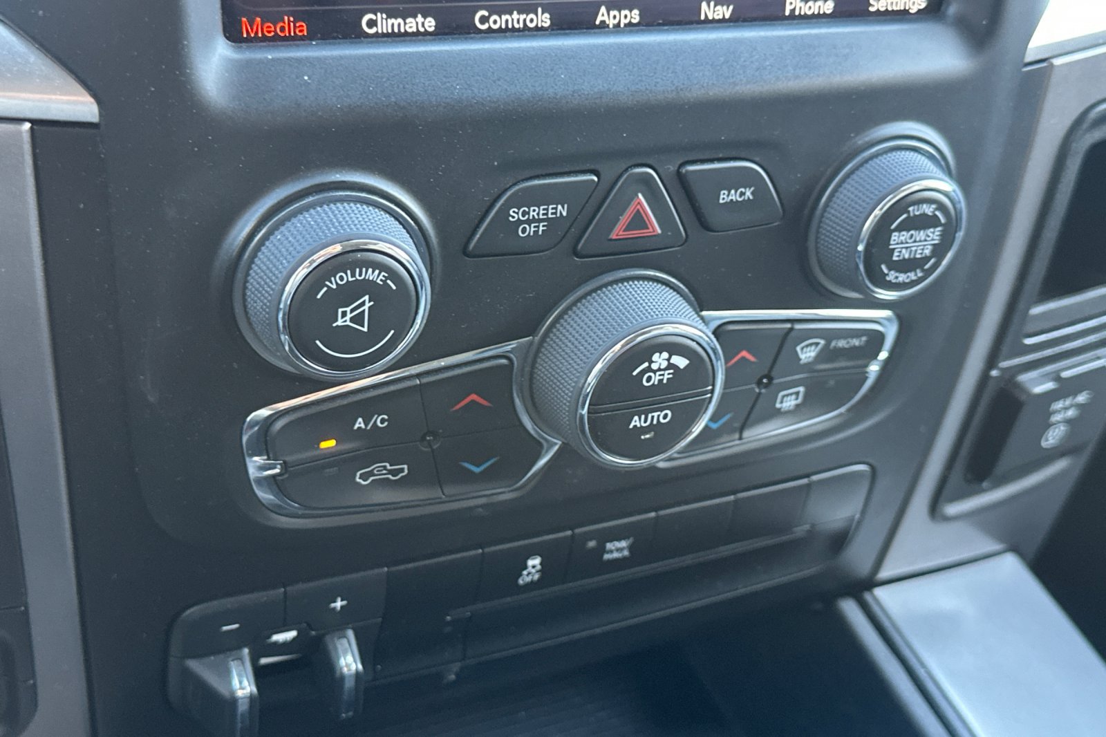 Used 2023 RAM 1500 Classic SLT w/ Trailer & Traction Group AWD/4WD image 27