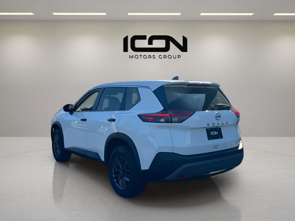 Used 2022 Nissan Rogue S FWD image 3