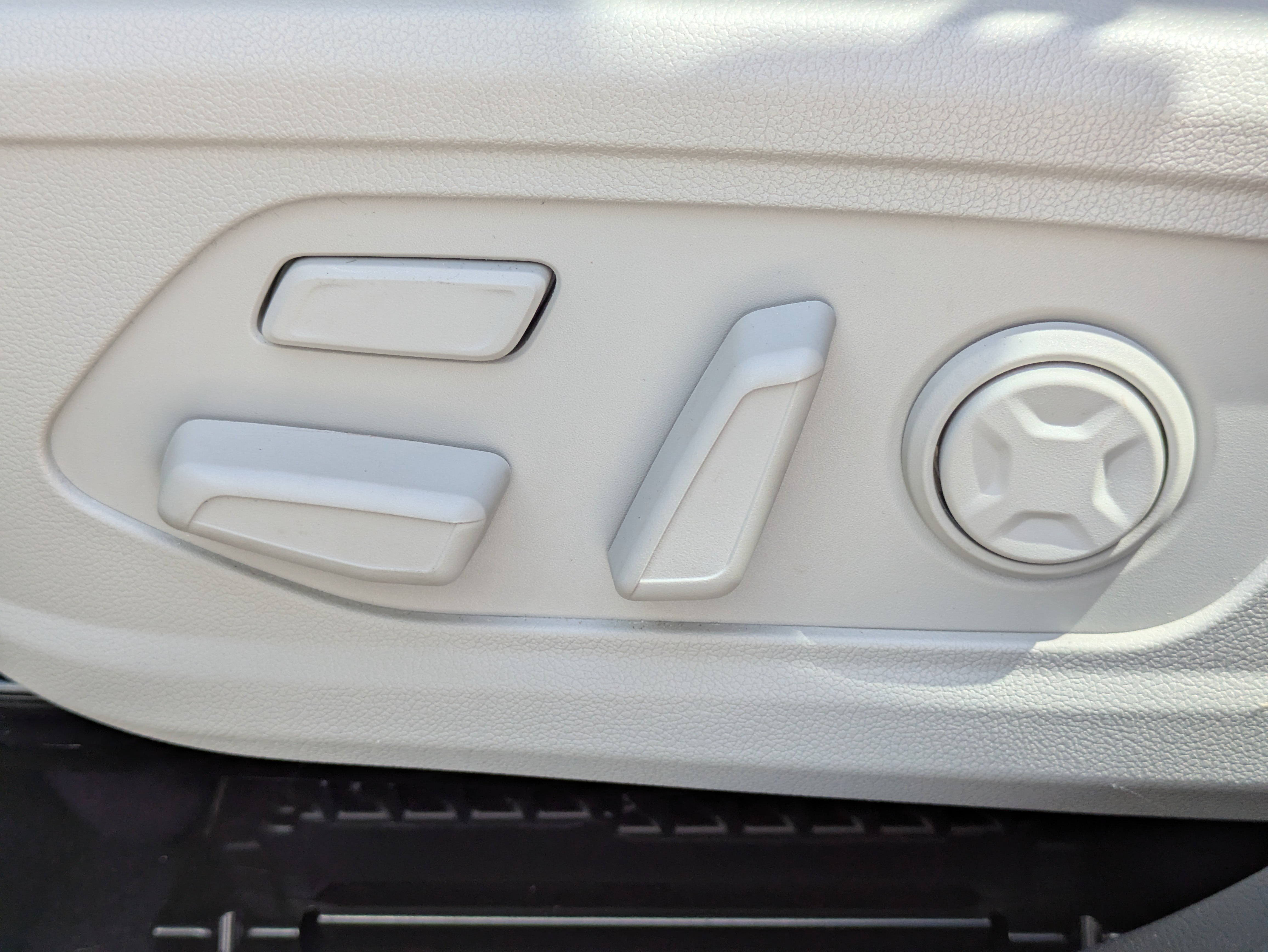 Certified 2025 Kia Sorento SX Prestige AWD/4WD image 20