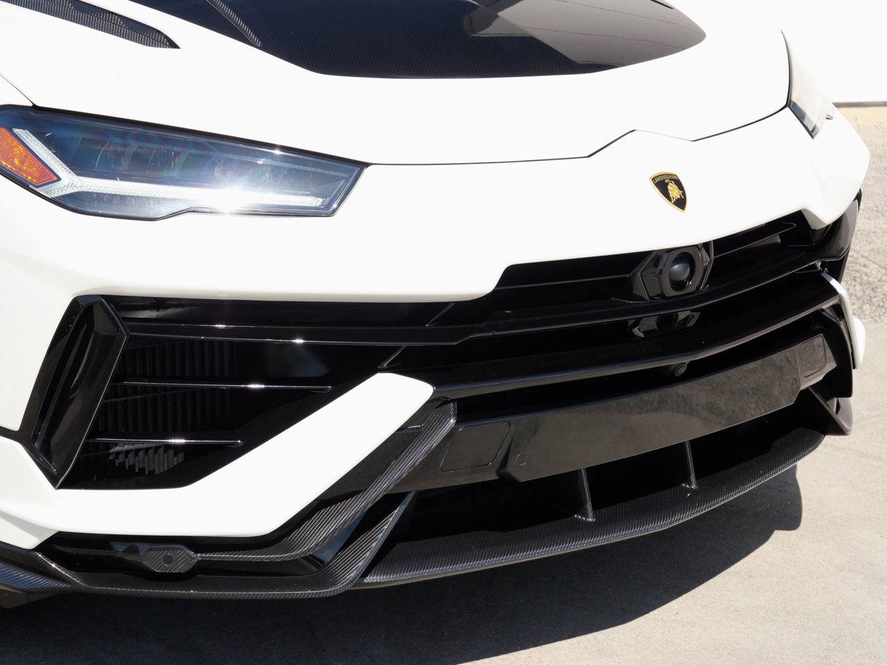 Used 2024 Lamborghini Urus Performante AWD/4WD image 22
