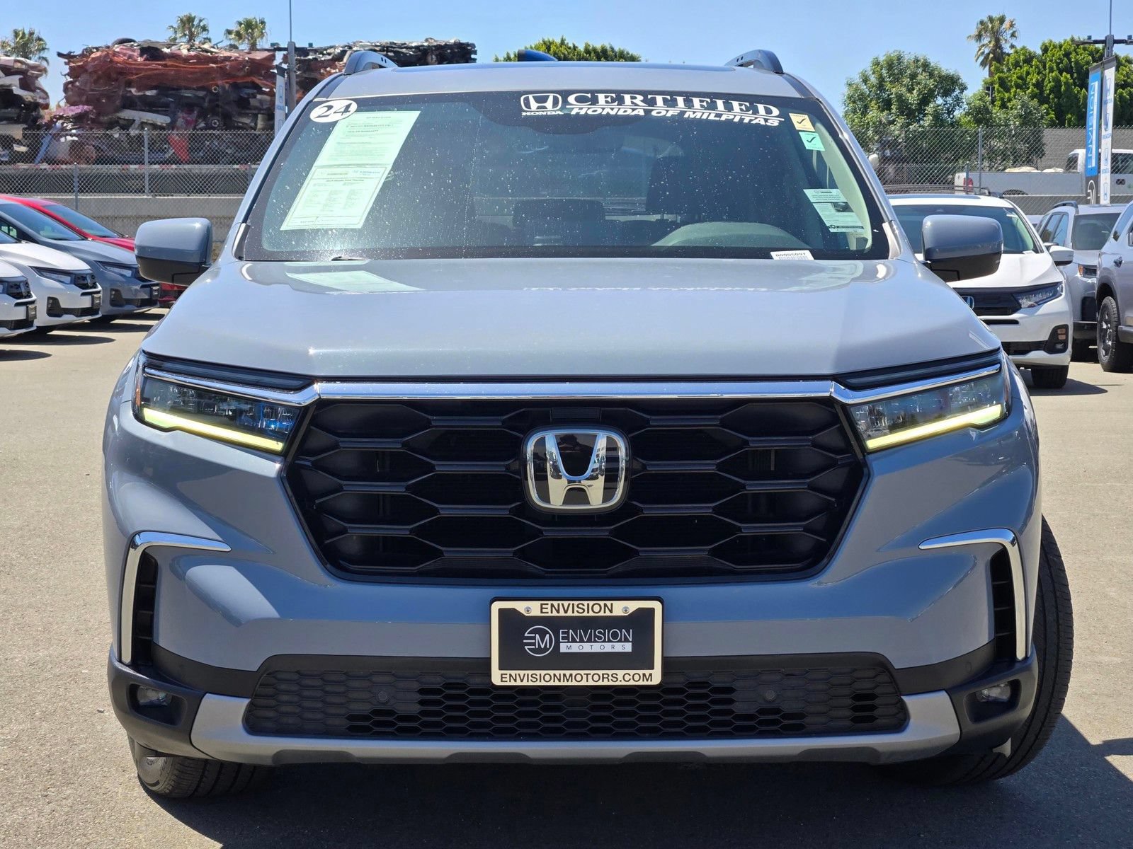 Certified 2024 Honda Pilot Touring image 2