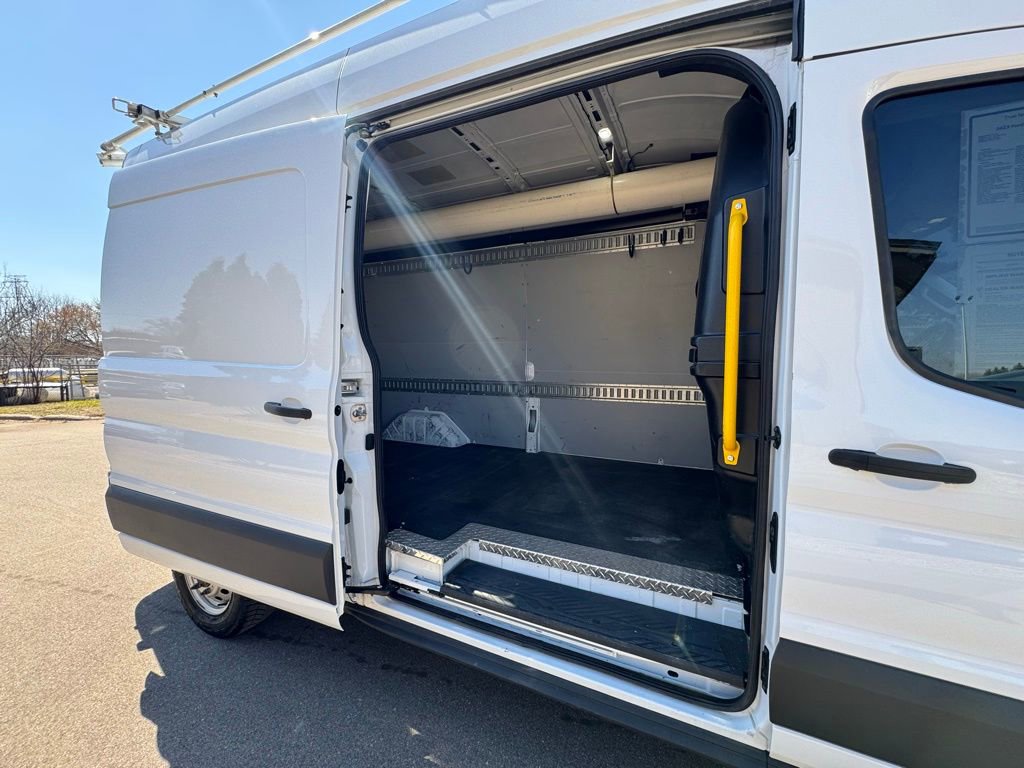 Used 2023 Ford Transit 250 148 High Roof AWD image 32