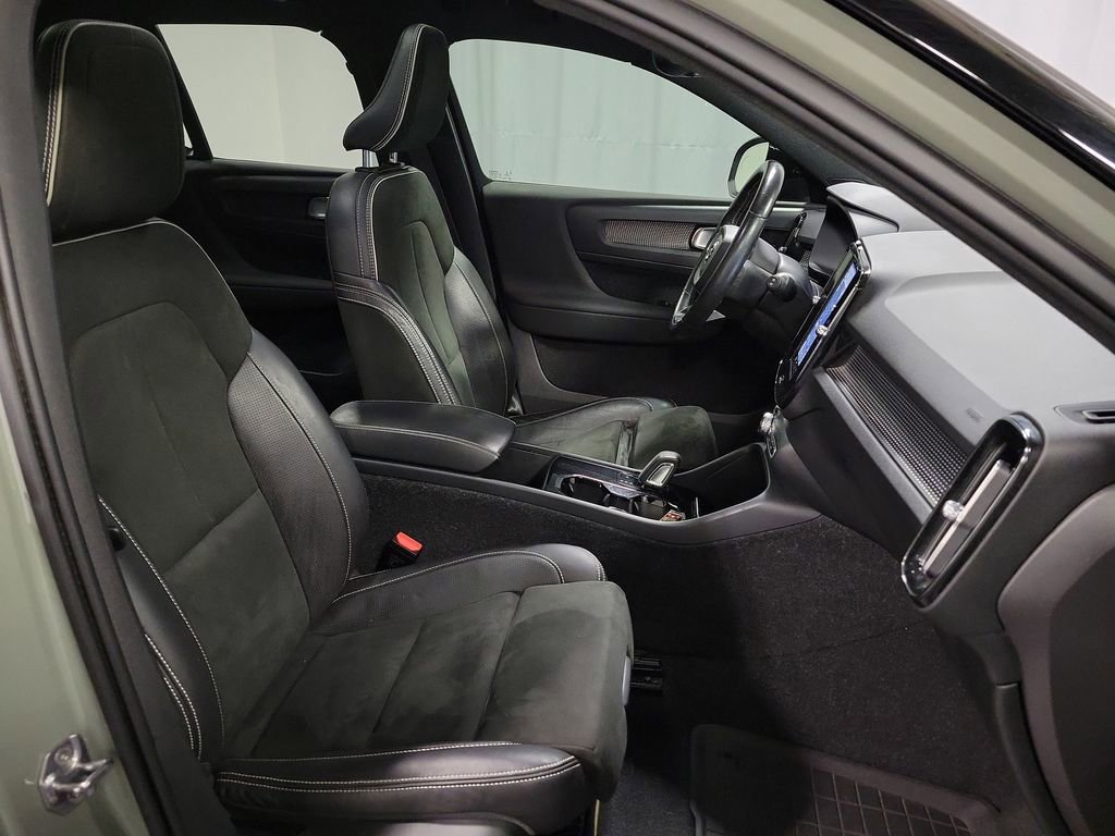 Used 2021 Volvo XC40 P8 Recharge w/ Advanced Package image 26