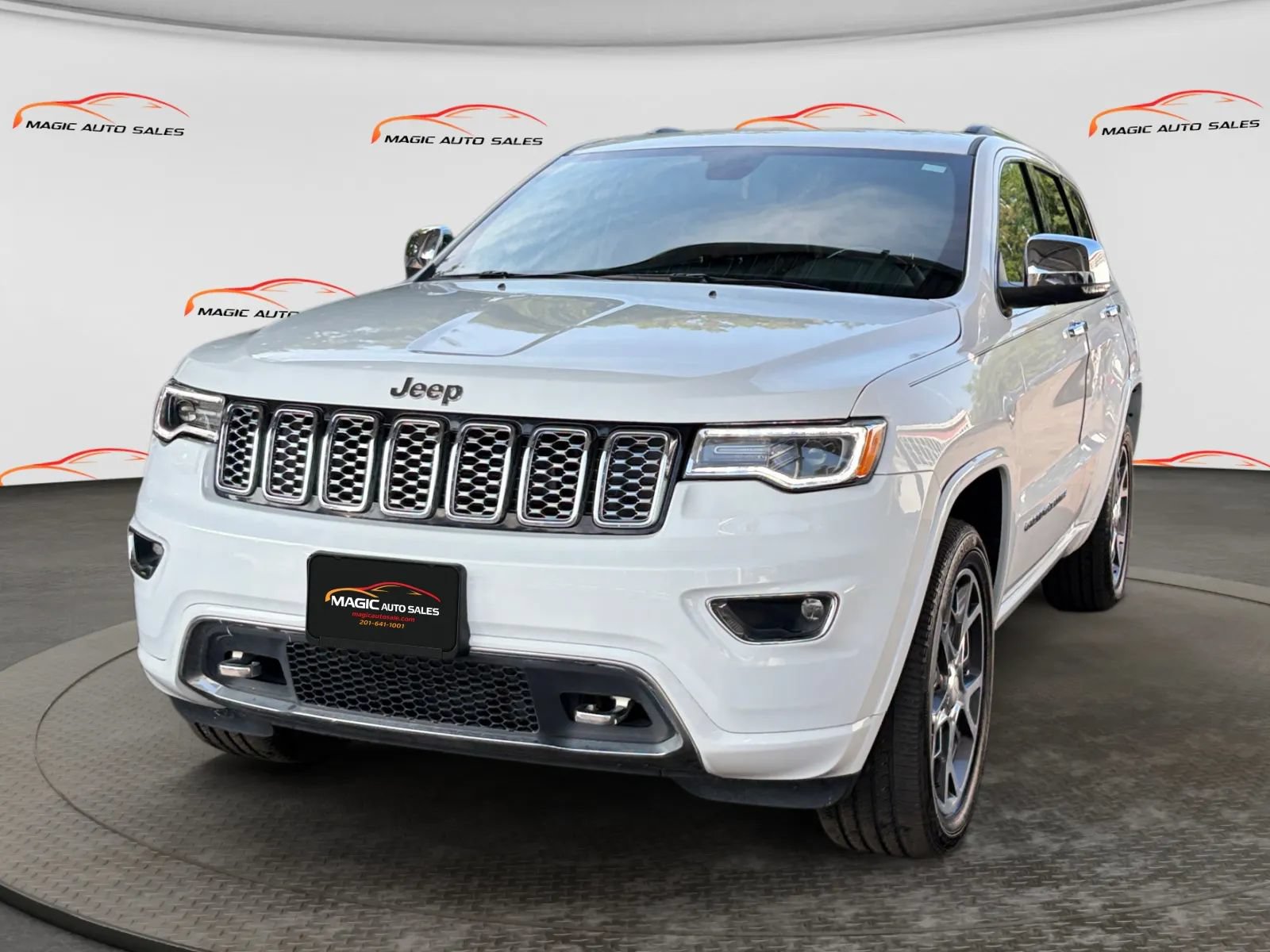 Used 2020 Jeep Grand Cherokee Overland AWD/4WD image 1