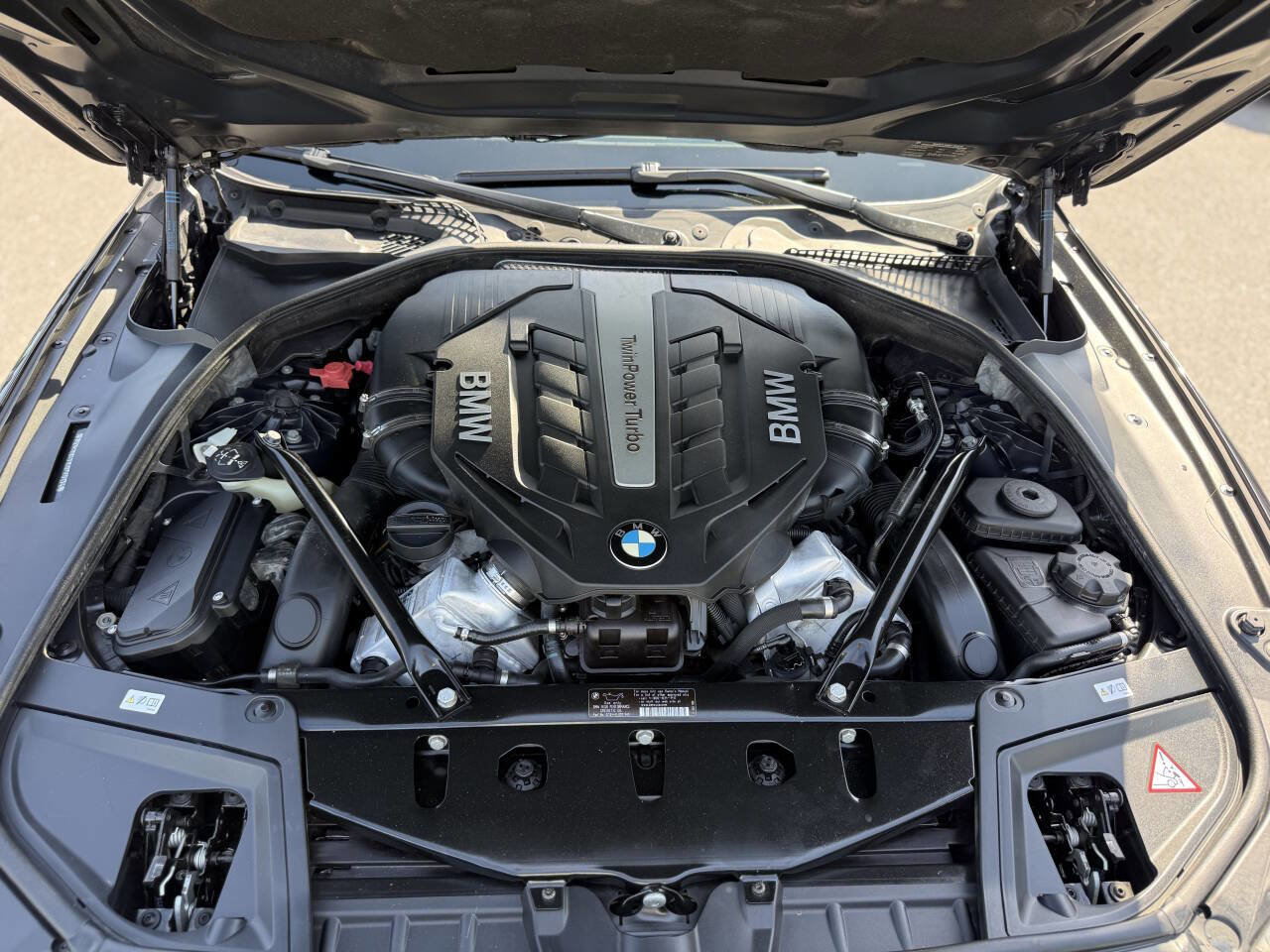 Used 2012 BMW 550i xDrive Sedan AWD/4WD image 16